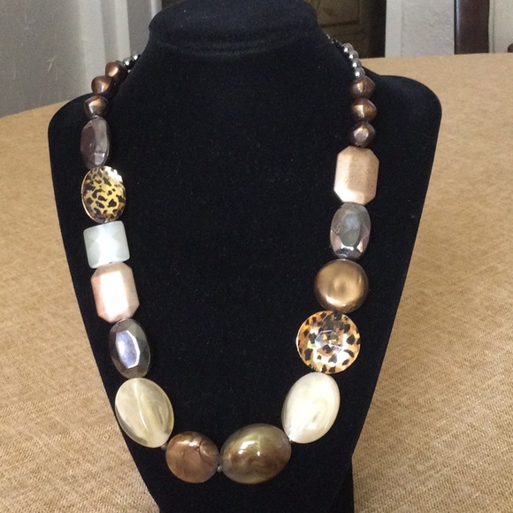 Beaded necklace - Picture 1 of 2